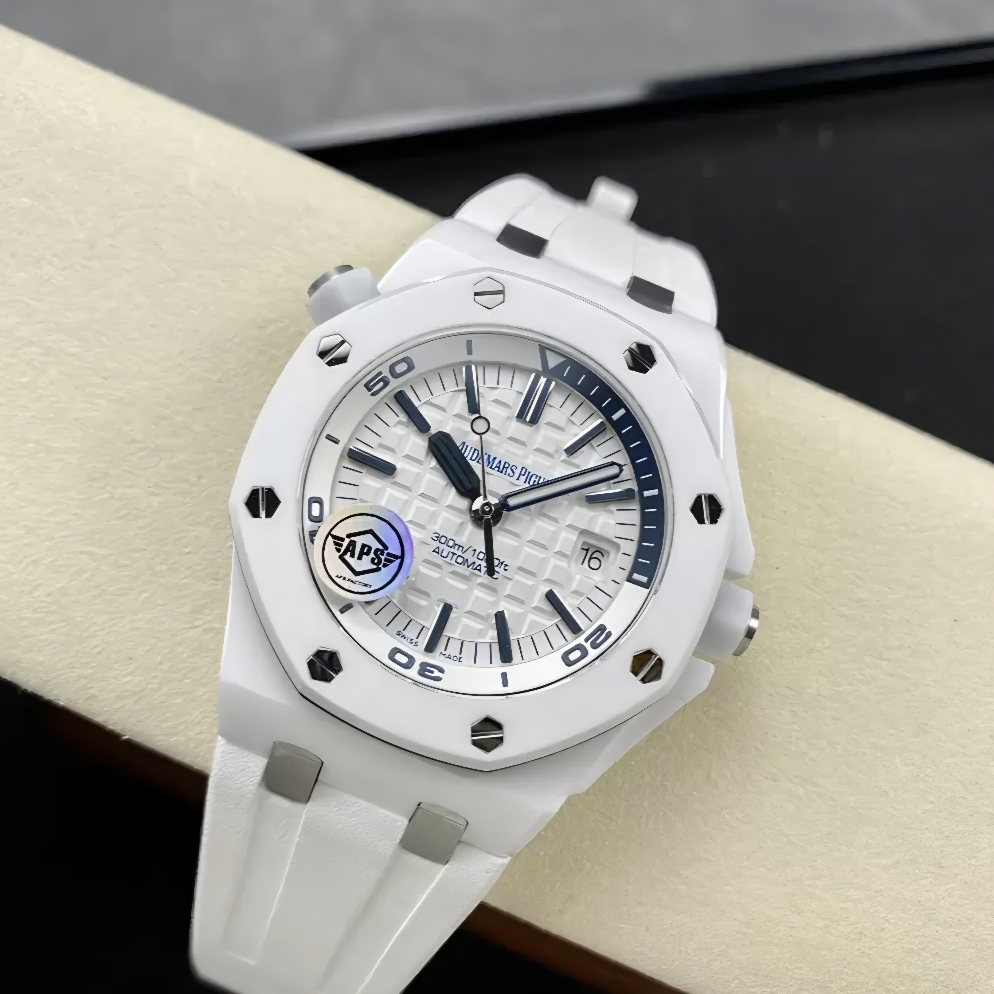 최고퀄 APS공장 오데마피게 오프쇼어 다이버 화이트 다이얼 러버밴드 42mm 15707
