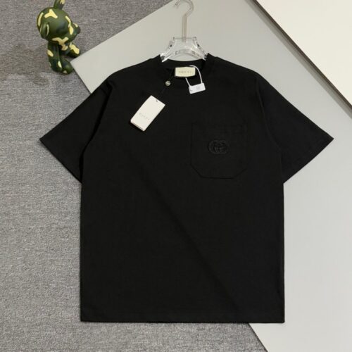 구찌 GG 자수 패치 포켓 반팔 티셔츠 블랙