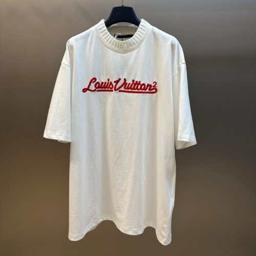 루이비통 자수 루이비통 모크넥 티셔츠