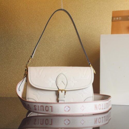 루이비통 다이앤 바이컬러 앙프렝뜨 화이트 M46388