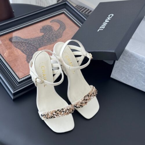 샤넬 25SS 체인 샌들 화이트