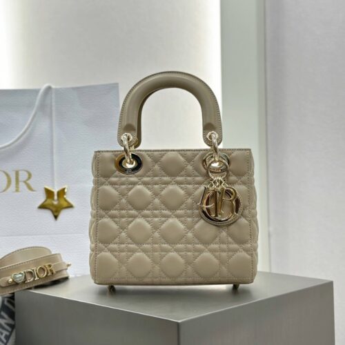 디올 레이디 디올 스몰 백 밀크티 금장