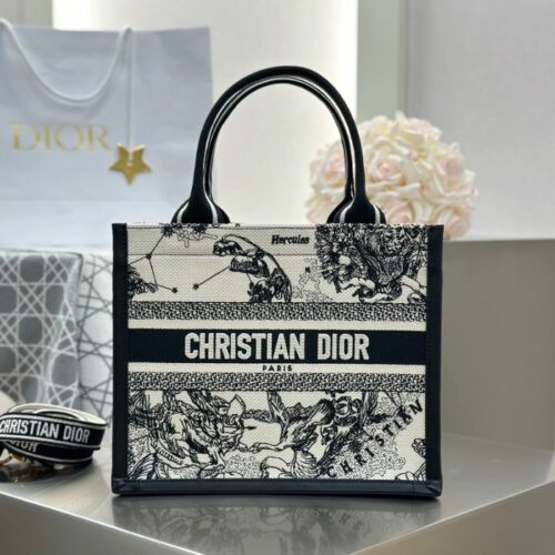 디올 스몰 북 토트백 조디악 자수 라떼 블랙