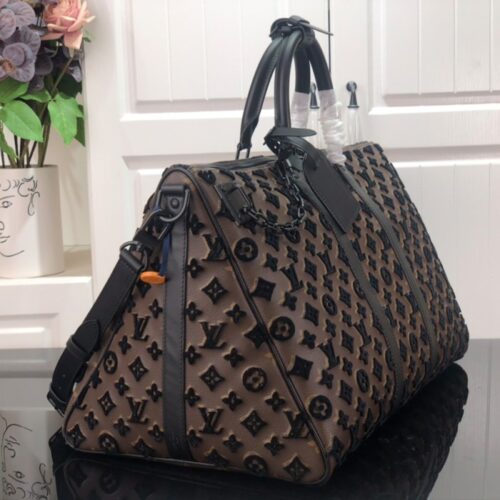 루이비통 키폴 트라이앵글 반둘리에 50 모노그램 터피타지 블랙 M45046