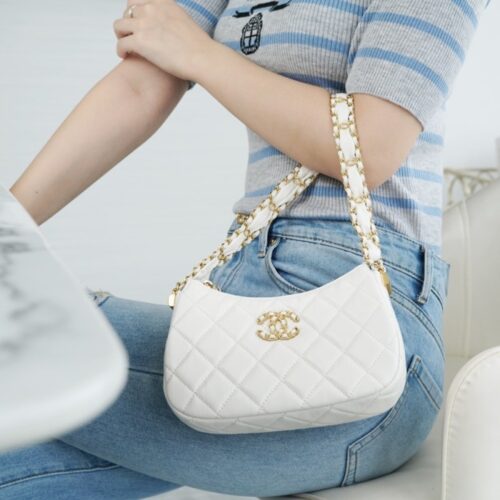 팬더샵 샤넬 23K 클래식 호보백 스몰 화이트