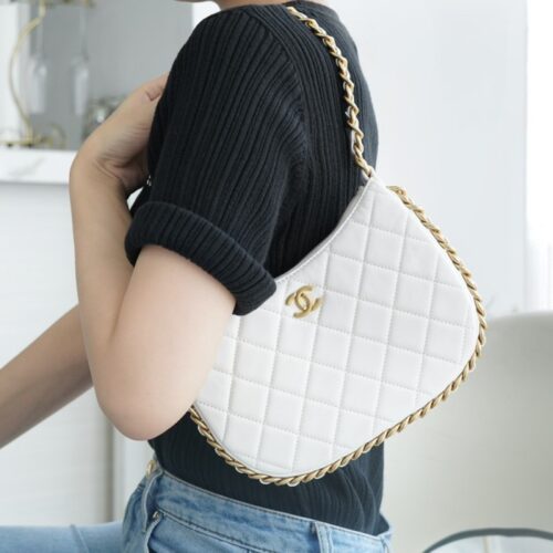 팬더샵 샤넬 체인 어라운드 호보백 화이트 미디움