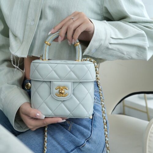 팬더샵 샤넬 램스킨 스몰 코스메틱 케이스 헤이즈 블루 AS3973