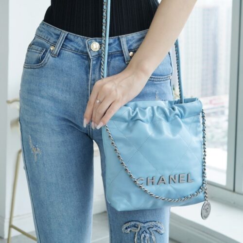 팬더샵 샤넬 23S 뉴 22백 미니 라이트 블루 실버
