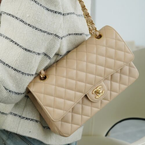 팬더샵 샤넬 클래식 플랩백 살구 미디움 금장