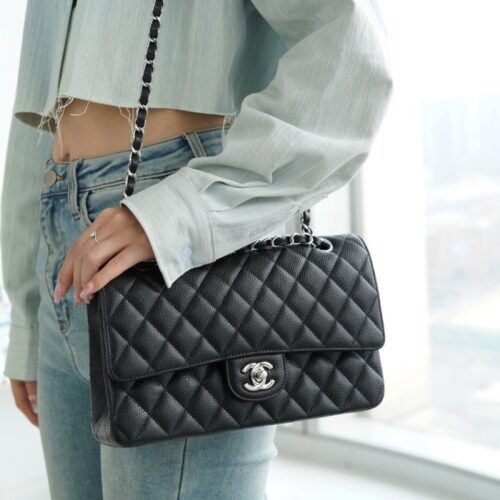 팬더샵 샤넬 클래식 플랩백 블랙 미디움 은장