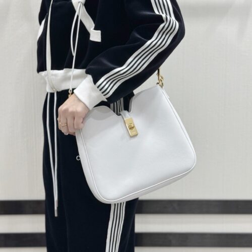 셀린느 스몰 카미유 16 소프트 백 스무스 카프스킨 화이트