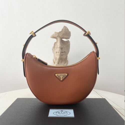 프라다 아르케 가죽 숄더백 1BC194