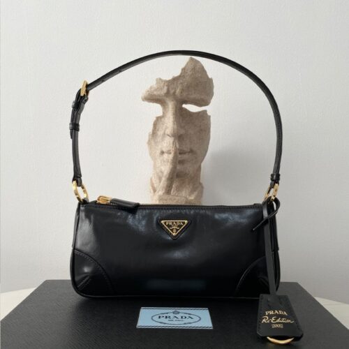 프라다 삼각 로고 브러쉬드 레더 리나일론 숄더백 1BC201