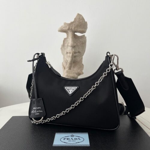 프라다 리에디션 리나일론 숄더백 블랙 은장 1BH204