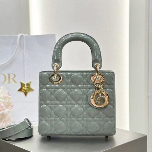 디올 스몰 레이디백 페이턴트 까나쥬 그레이