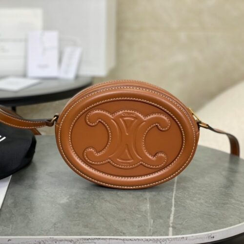 셀린느 트리오페 오벌 펄스 미니 크로스백 탄 101703