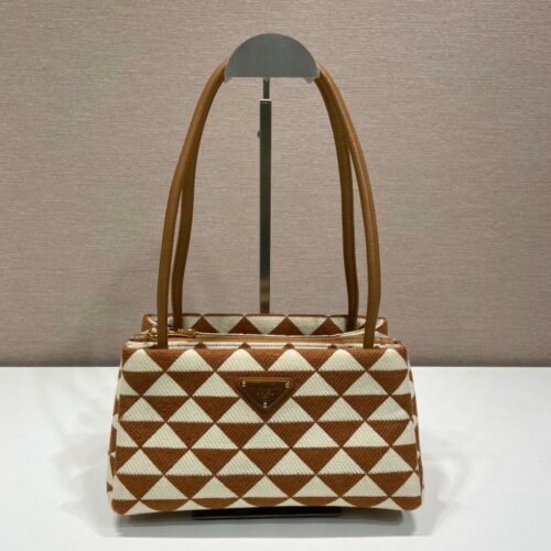 프라다 심볼 자카드 숄더백 카라멜