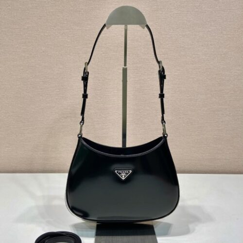 프라다 클레오 브러시드 가죽 숄더백 블랙