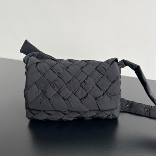 보테가베네타 럼플 메신저 백 블랙 795498