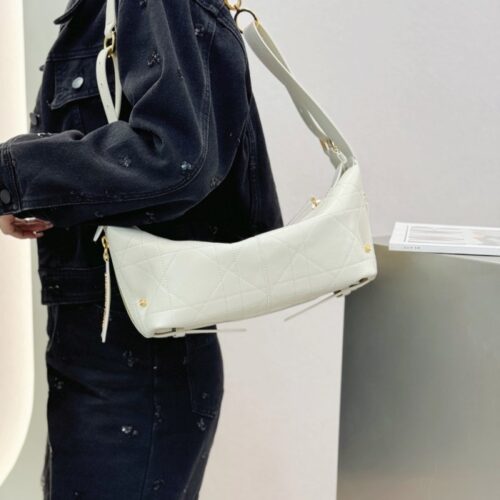 디올 D-Journey 체인 호보백 라떼 매크로까나쥬 화이트 스몰