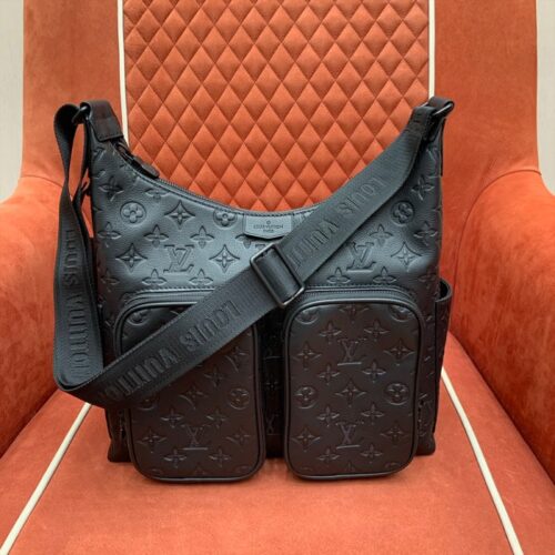 루이비통 호보 카고 백 M14778