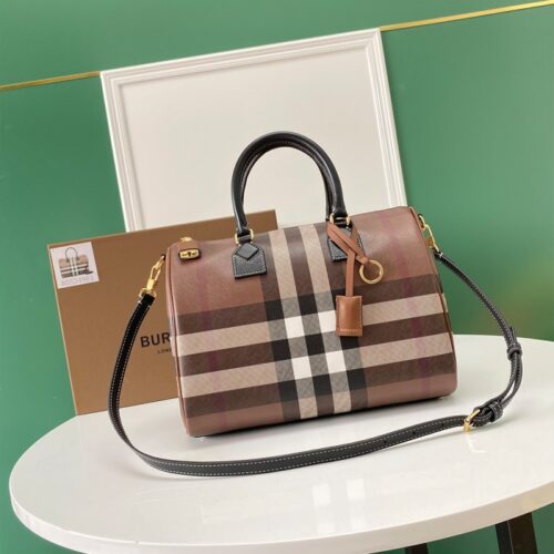 버버리 미디엄 체크 볼링 백 (다크 버치 브라운)