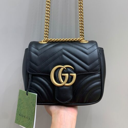 구찌 GG 마몬트 마틀라쎄 미니 숄더백 블랙 739682