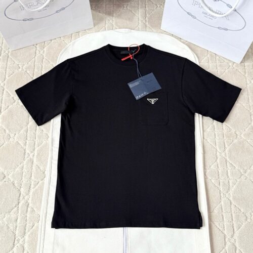 프라다 삼각 로고 포켓 반팔 티셔츠 블랙