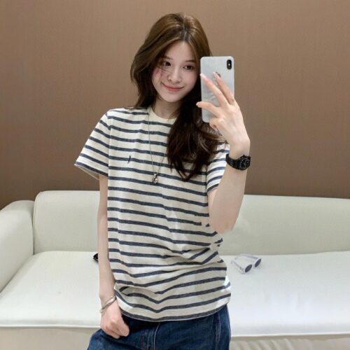 생로랑 저지 소재의 스트라이프 모노그램 티셔츠