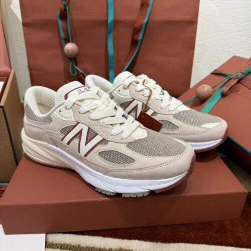 뉴발란스 x 로로 피아나 990v6 메이드 인 USA 크림