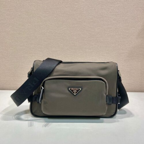 최고퀄 프라다 미디엄 리나일론 및 사피아노 가죽 숄더 백 카키 2VH192